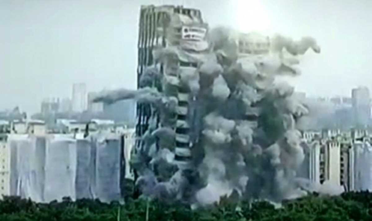 नोएडा के ट्विन टावर सिर्फ 9 सेकंड में हुए जमींदोज